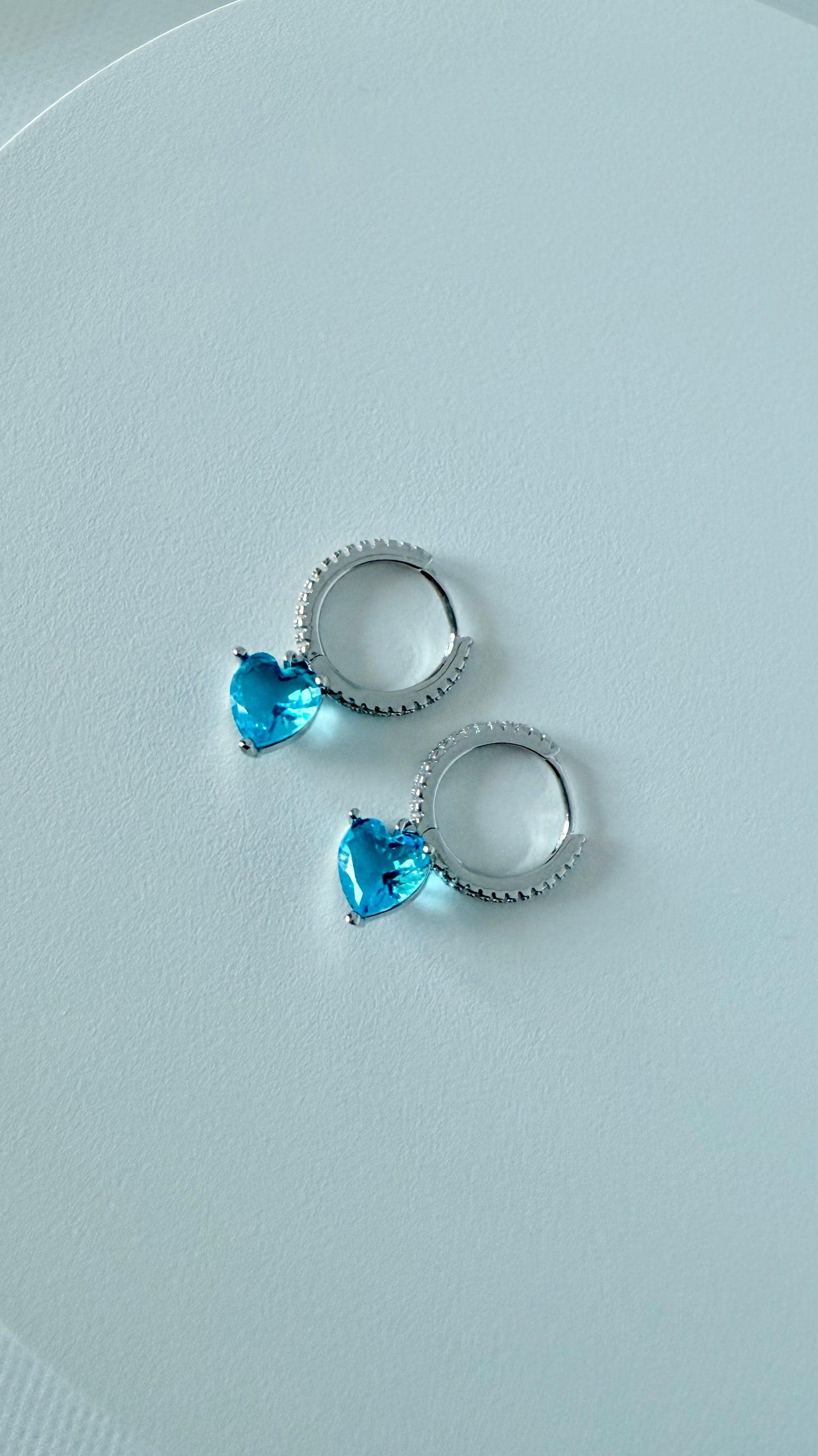 Orecchini a cuore con zirconi blu acquamarina da donna - ÉCLAT GIOIELLI