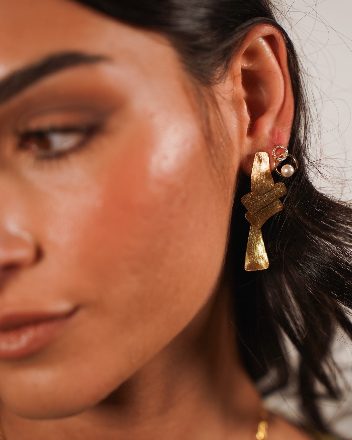 orecchini nodo argento 925 indossati