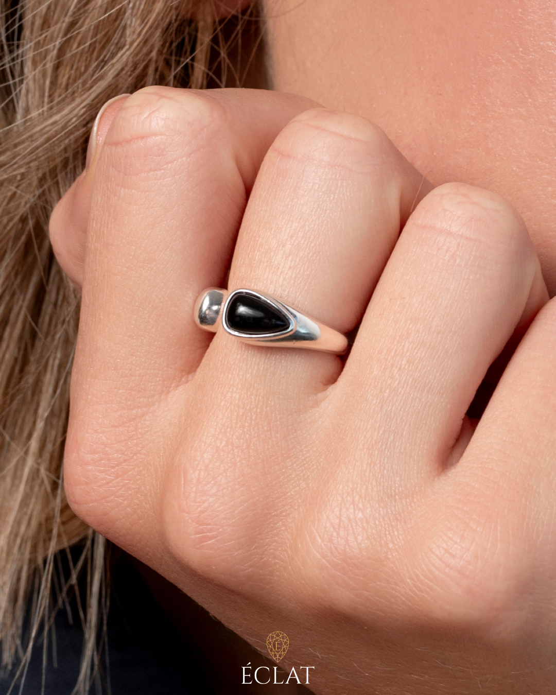 Anello goccia in agata nera
