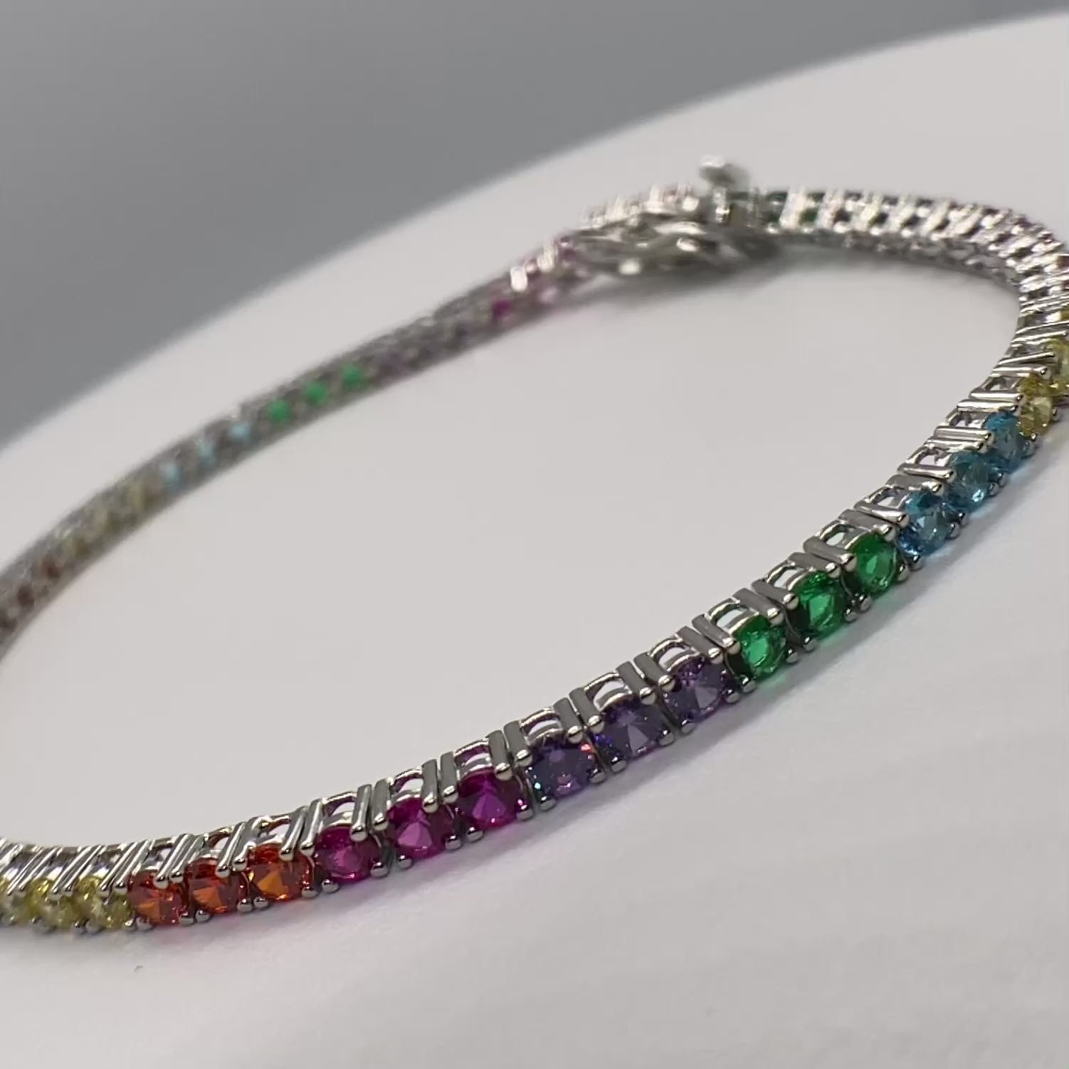 Bracciale_tennis_arcobaleno_luce_Eclat_Gioielli