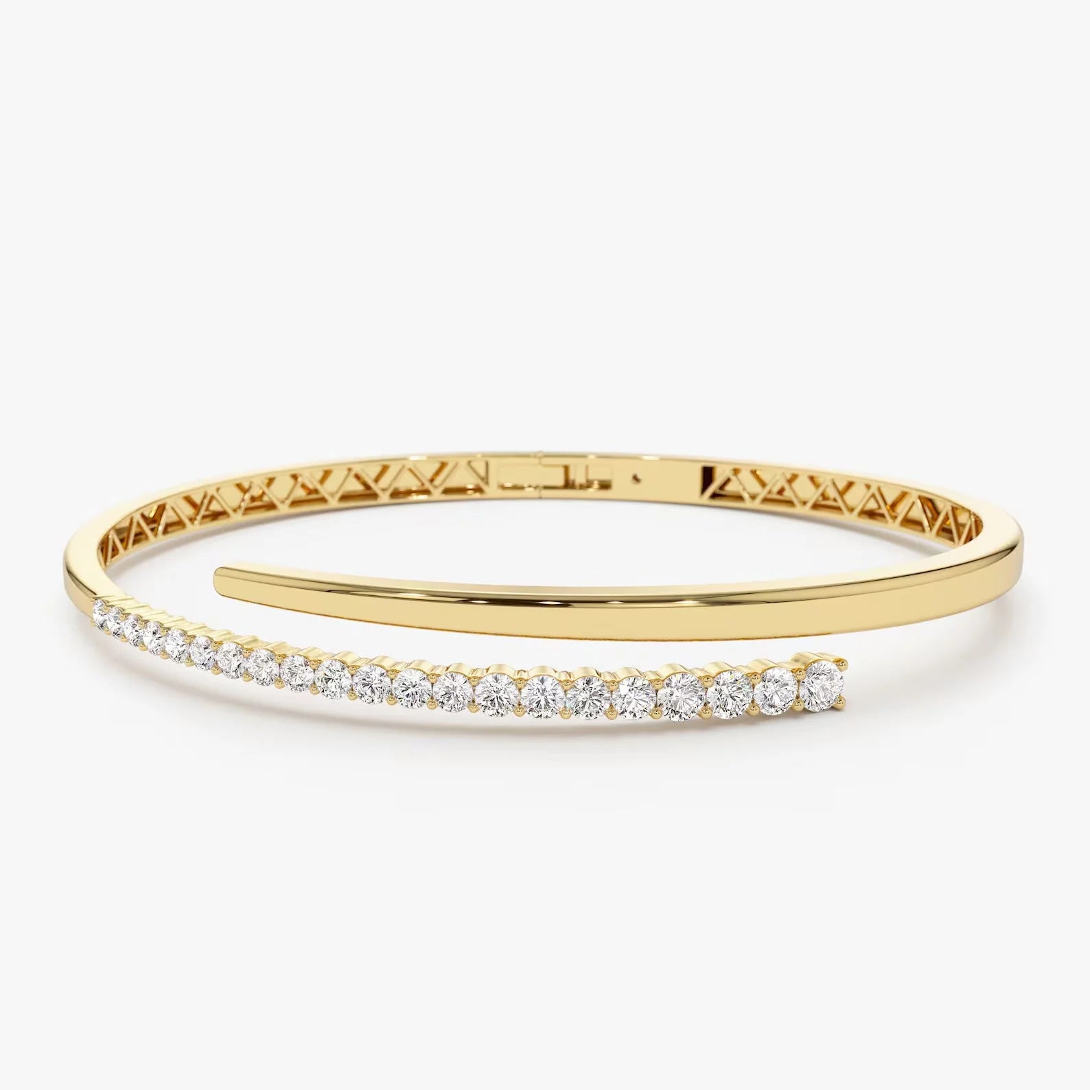 Bracciale rigido Tennis Bangle in argento 925 placcato oro con design a incrocio e fila di zirconi bianchi - Vista frontale intera Eclat Gioielli.
